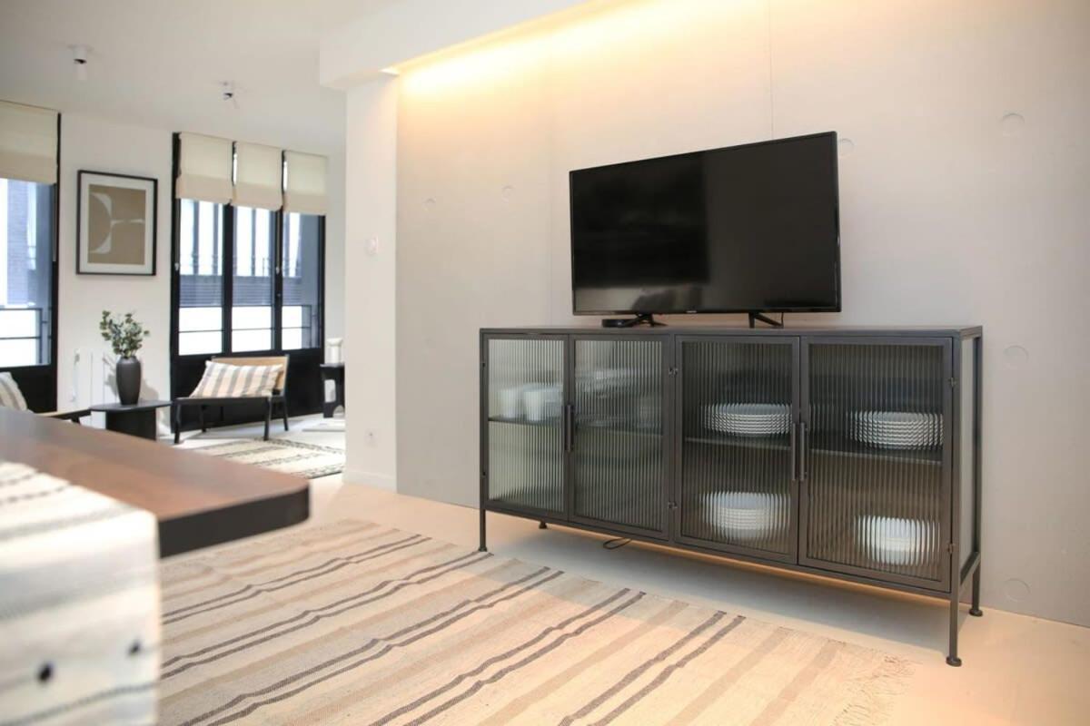 Apartment De Caractere Aux Portes Du Marais - 4p - Flat-guest *